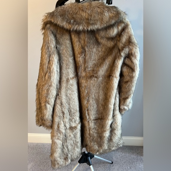 Boohoo Faux fur coat Tall womens size 2 NWT brown/cream - Picture 6 of 8